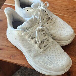 Hoka One One Clifton 9